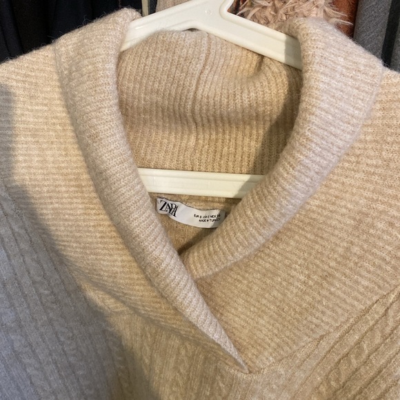 Zara Cream Jumper - Picture 2 of 3